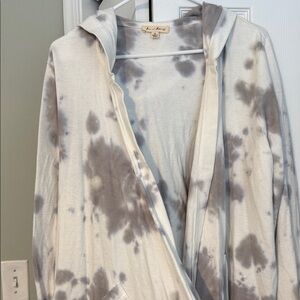 Jane and Delancey Gray and White Tie-Dye Cardigan